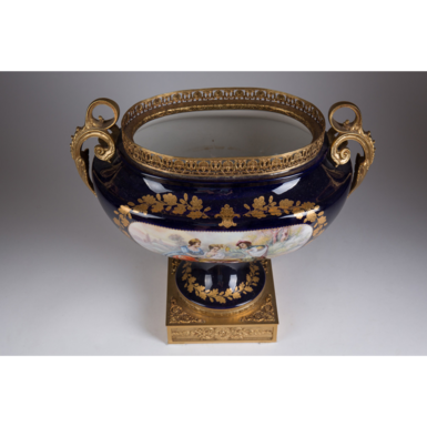 Чаша с бронзовыми элементами фото