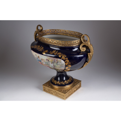 Чаша на бронзовой основе фото