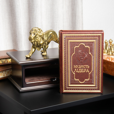 01_купити книгу в шкірі та дерев'яний футляр фото 1