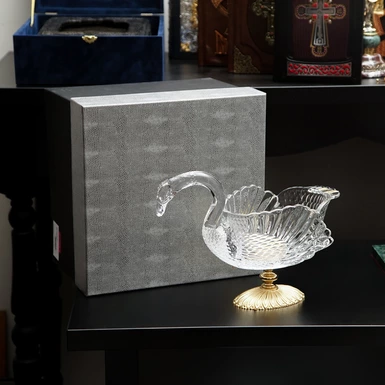 wow видео Хрустальная конфетница в виде лебедя с позолоченной латунью