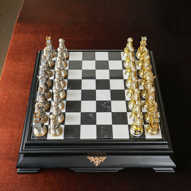 Chess set in the interior photo