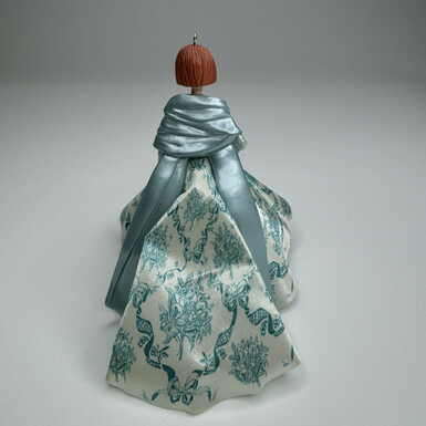 Игрушка санта на елке фото