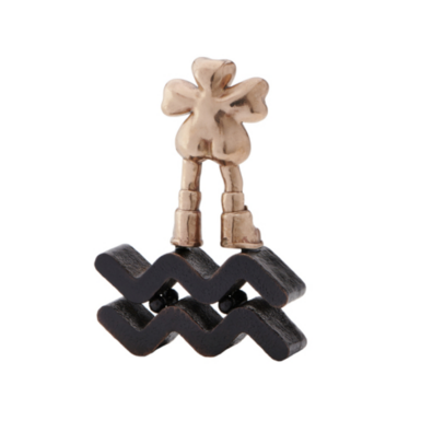 statuette as a gift photo