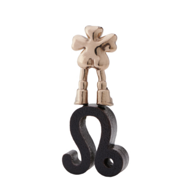 statuette as a gift photo