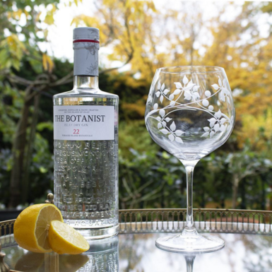 Изысканные бокалы фото