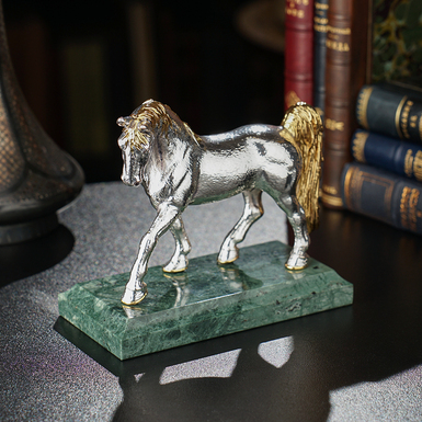 Статуетка кінь фото