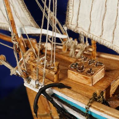 корабль с парусами фото