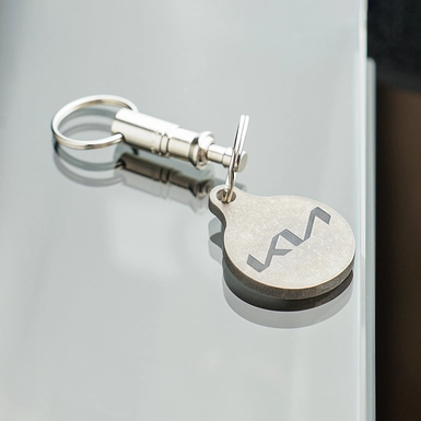 wow video Titanium keychain "KIA" with Swedish carabiner "Victorinox"