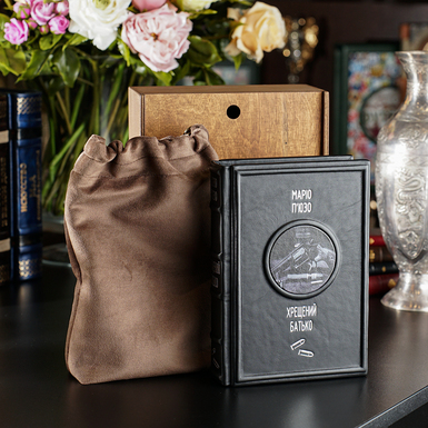 книга в кожаном переплете фото