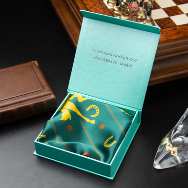 шелковый платок в подарочной упаковке фото 1