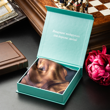 шелковый платок в подарочной коробке фото 1