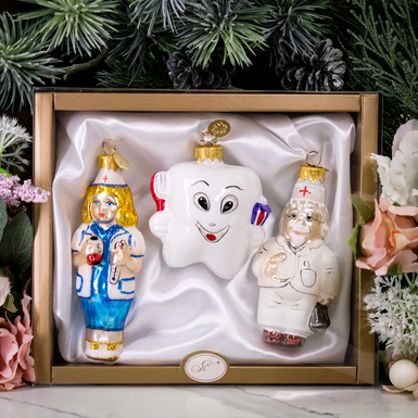 Комплект елочных украшений фото