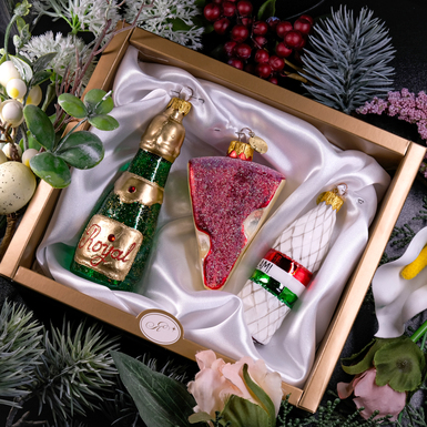 Комплект елочных игрушек фото