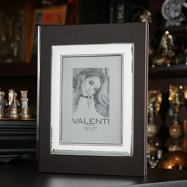 Шкіряний фотоальбом зі срібною рамкою фото 1