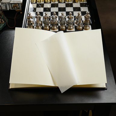 Шкіряний фотоальбом у розвороті фото 1