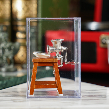 Купить миниатюру "Мясорубка на табурете" фото 1