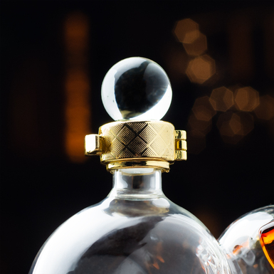 Декантер с крышкой фото