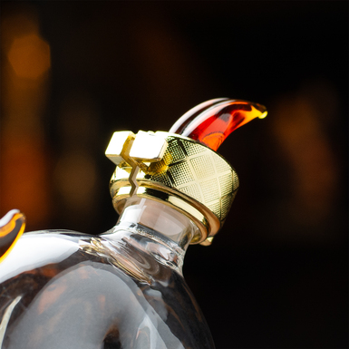 Декантер с крышкой фото