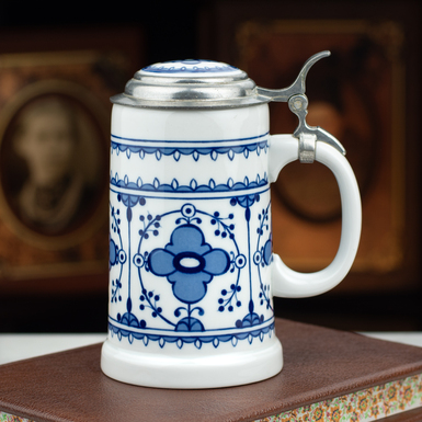 Фарфоровый пивной бокал фото