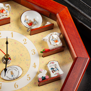 миниатюрные часы с декором фото 1