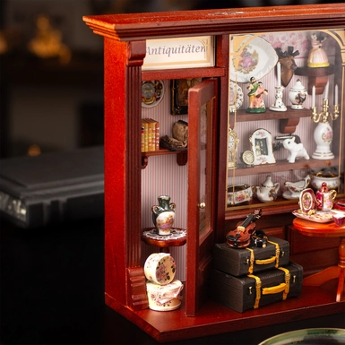 wow video Мініатюра "Антикварний магазин з підсвічуванням" від Reutter Miniaturen