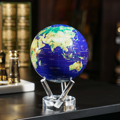 глобус, що обертається від світла фото 1