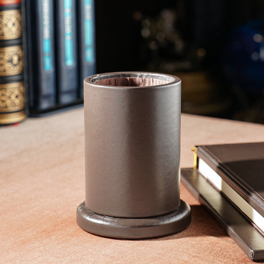 Кожаная подставка для ручек фото