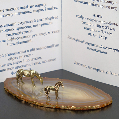 статуэтка на подставке фото