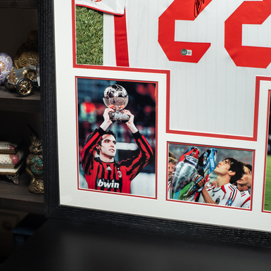 Автограф на футболці фото