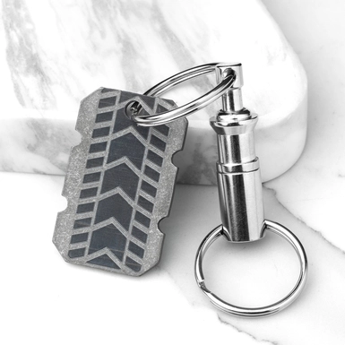 wow video Титановый брелок "Audi" со швейцарским карабином "Victorinox" от Calti