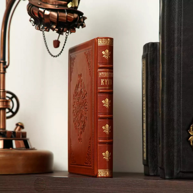 Кожаная книга фото