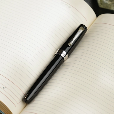 wow video Кулькова ручка Mole зі смоли, латуні та нержавіючої сталі від Montegrappa