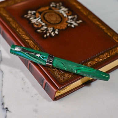 wow video Cortina handle by Montegrappa