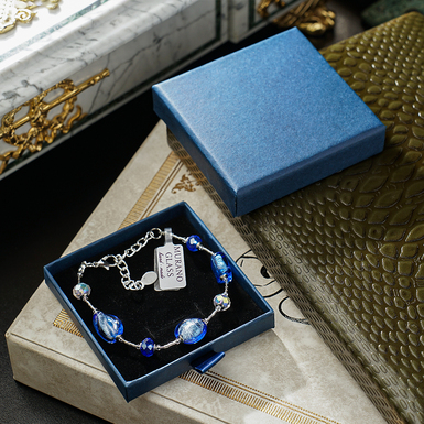 Women's bracelet photo