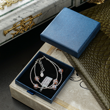 Women's bracelet photo