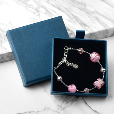One-size-fits-all bracelet photo