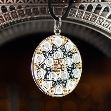 Pendant photo
