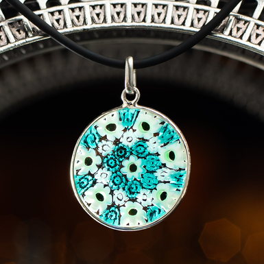Pendant photo