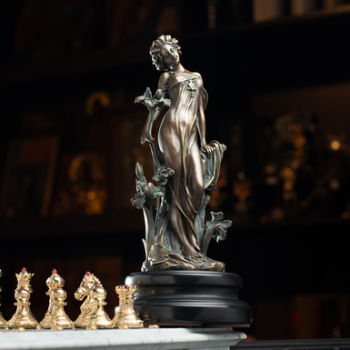 витончена статуетка фото