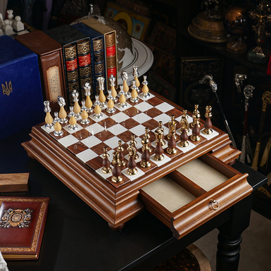 Chess set in the interior photo