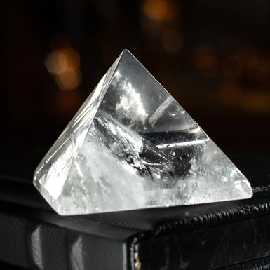 wow video Пирамида из горного хрусталя Ice от Stone Art Designe