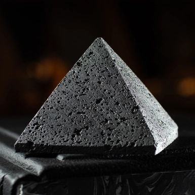 wow video Пирамида из вулканической лавы Mercury от Stone Art Designe