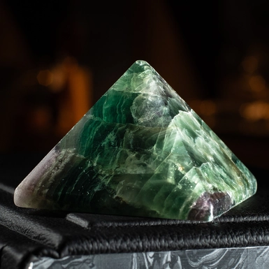 wow video Пирамида из флюорита от "Chromia" Stone Art Designe 1