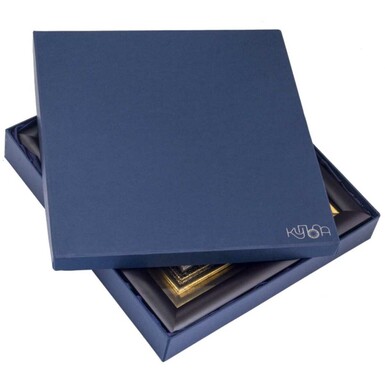 подарункова коробка фото