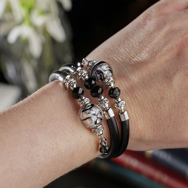 Women's bracelet photo