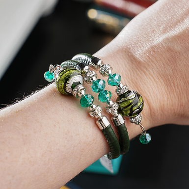 Women's bracelet photo