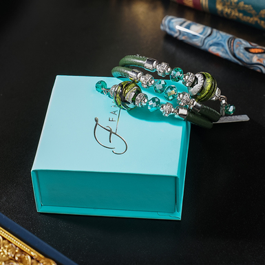 Glass bracelet photo