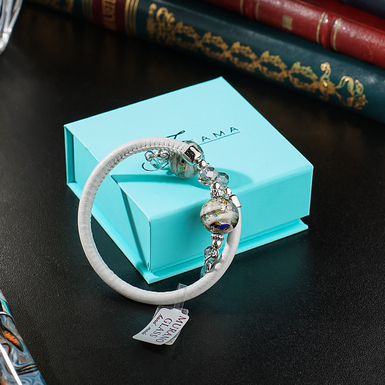 Glass bracelet photo
