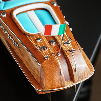 Купити модель яхти RIVA AQUARAMA WOOD FINISHED 50 см фото 1