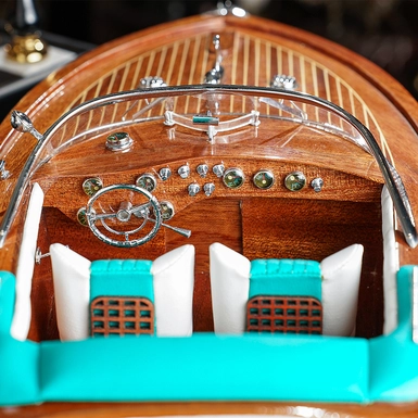 wow video Модель моторної яхти "RIVA AQUARAMA WOOD FINISHED GREEN" (67 см) від Anchor Power 